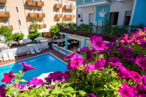 Hotel Villa dei Fiori - sul mare con piscina
